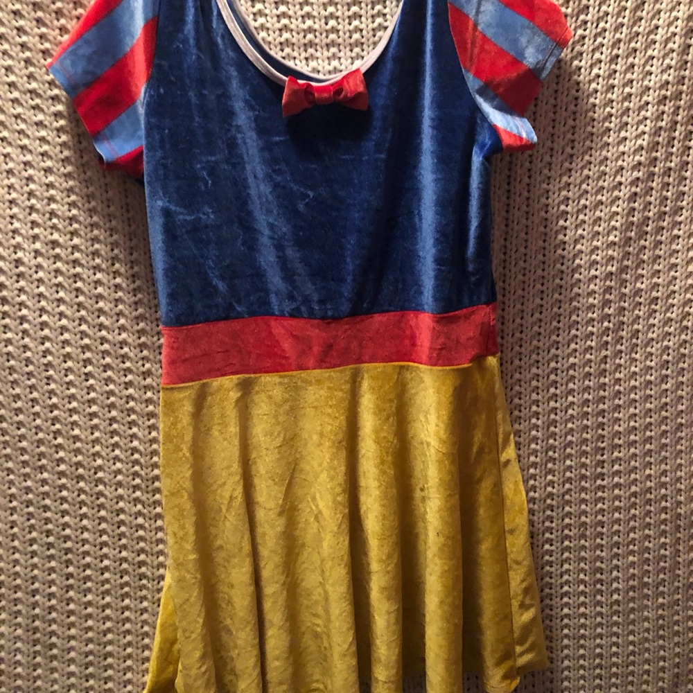 Snow White costume
